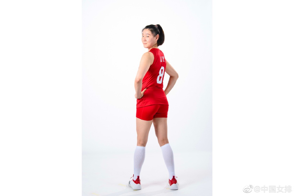 中国女排世联赛官方定妆照