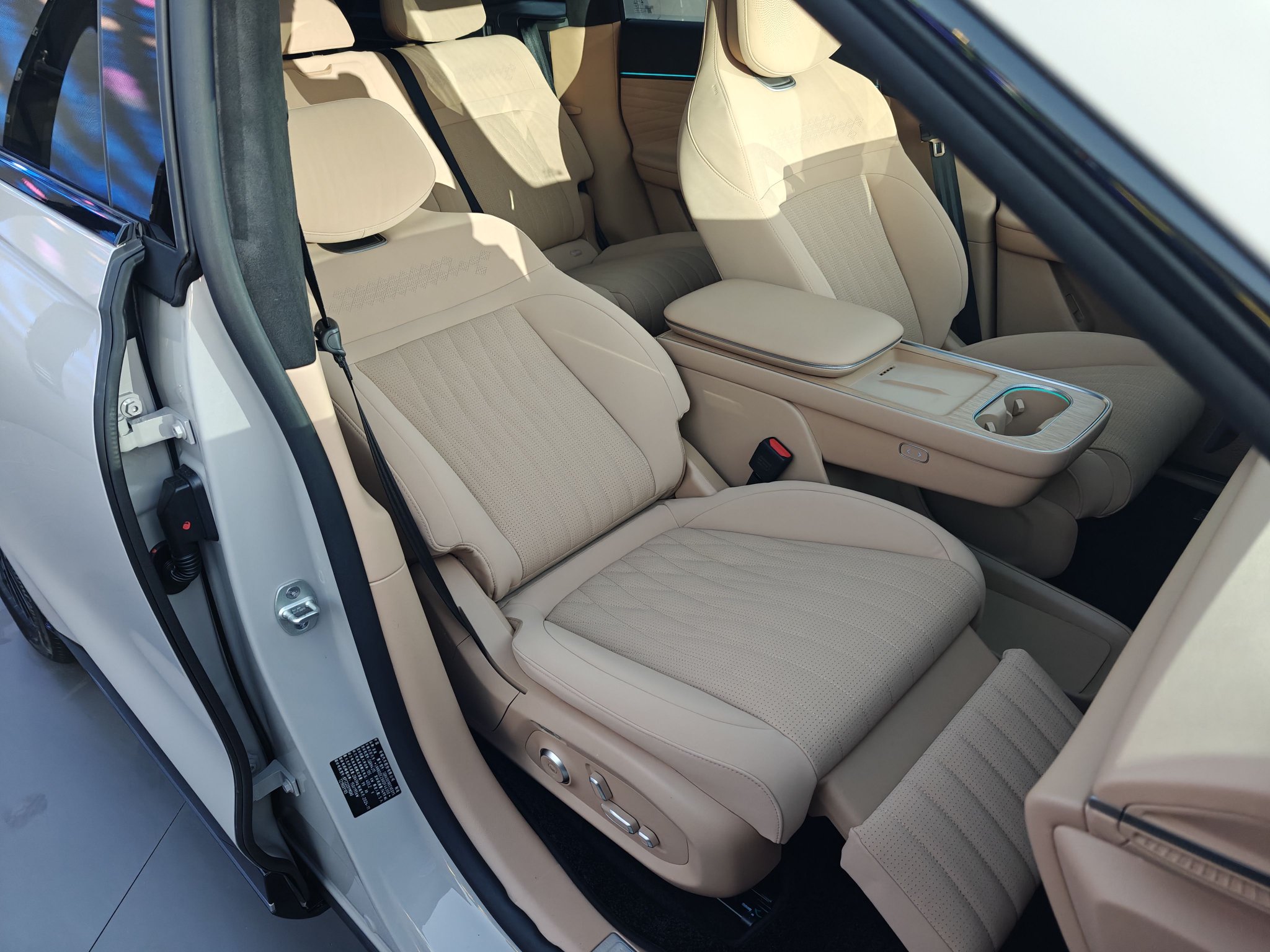 星途星纪元ET增程四驱版上市 售价23.98-28.98万元