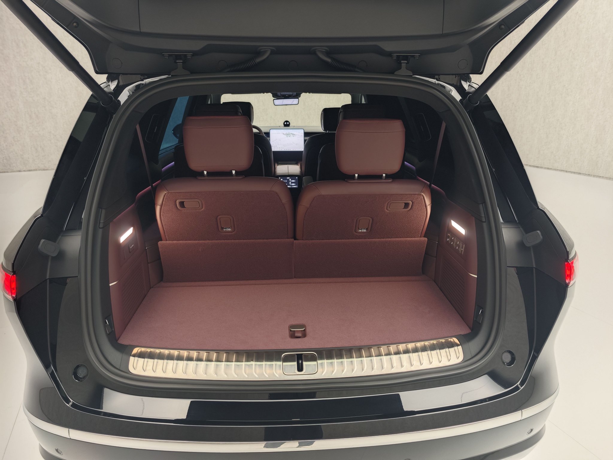 租电方案预售30.88万元起 蔚来全新ES8正式开启预售