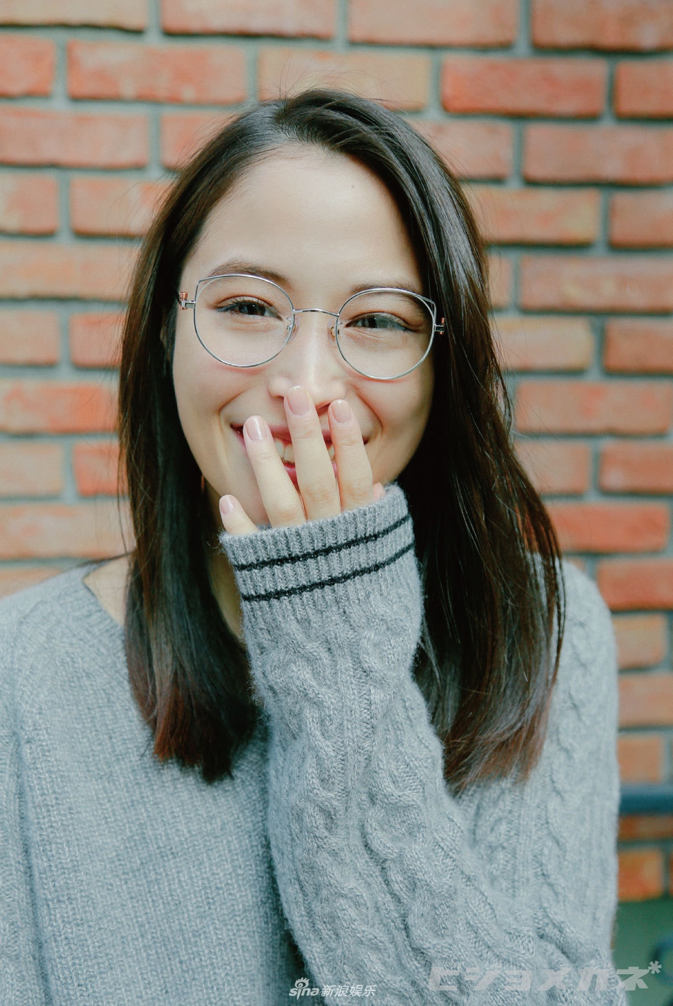 组图广濑爱丽丝拍摄唯美写真复古眼镜凸显温婉气质