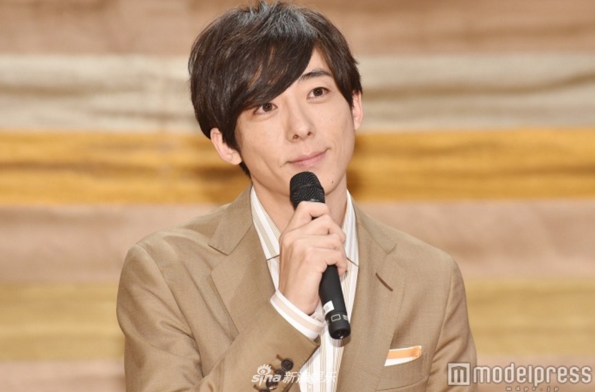 组图:高桥一生参加节目采访 对于恋情不予回应