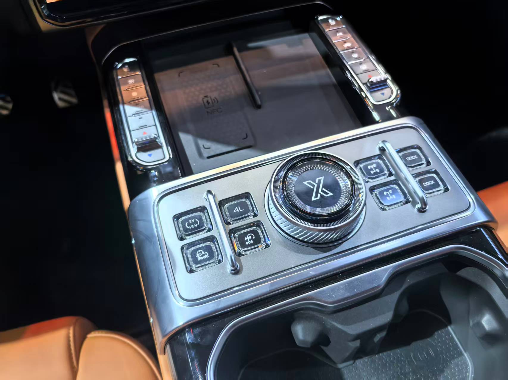 2025广州车展探馆：纵横G700环塔版亮相