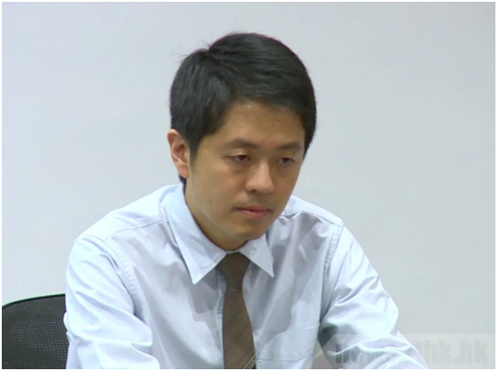 又炒作！潜逃英国的乱港分子许智峰宣称：信用卡账户被取消