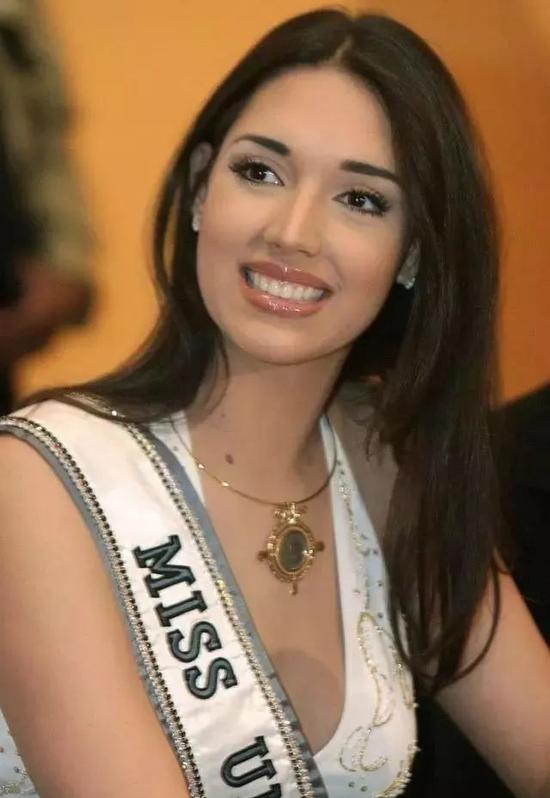 霍福德我酸了这种左拥右抱的生活我也想要