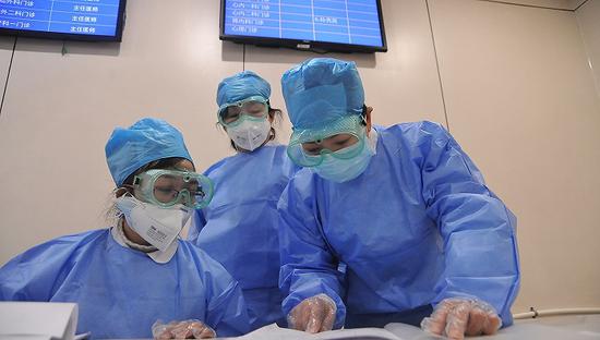 国家医保局给答案了：新冠救治花了多少 医保基金还有多少钱