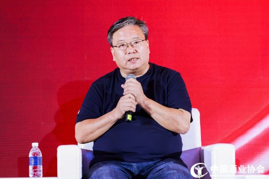 资深媒体人朱学东：要看到技术进步对白酒的贡献，过去人们喝什么酒都头疼