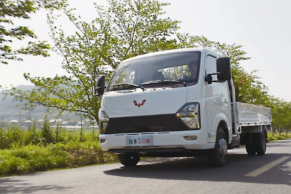 五菱龙卡正式上市 售价6.28万起