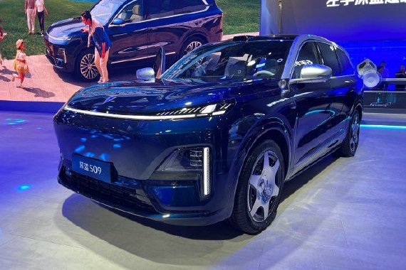 2025上海车展：深蓝S09预售23.99万起