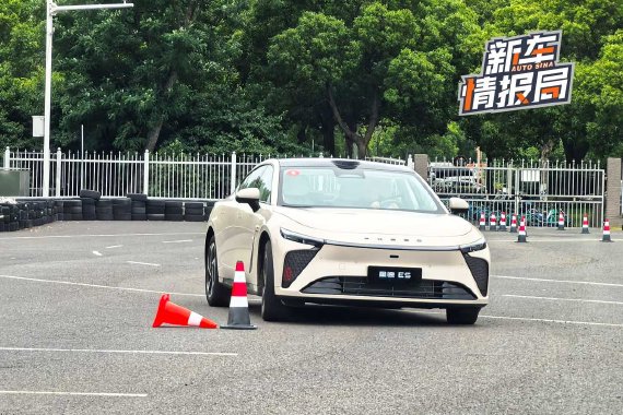 赛级操控家用首选 抢先试驾2027款星途ES