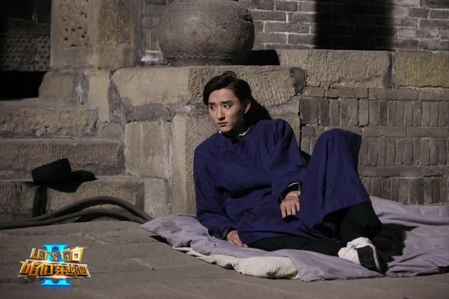 穿越2于小彤变导购 体贴学生显暖男本色