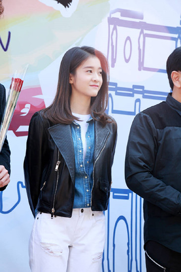 张雪迎自曝想和鹿晗合作他长得帅又亲和