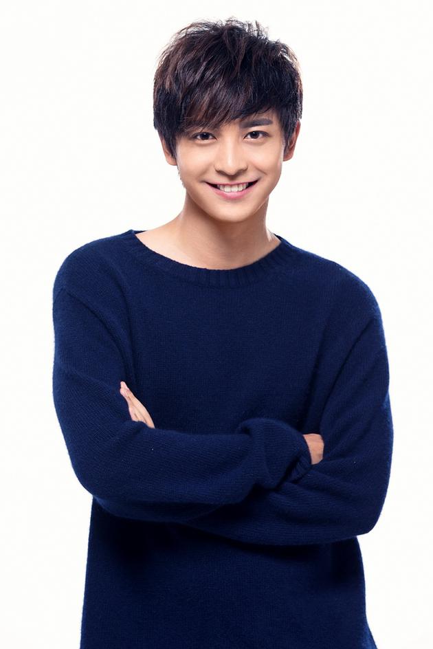 李佳航