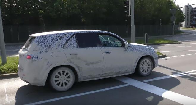 全新奔驰GLE路试谍照 预计2019年发布