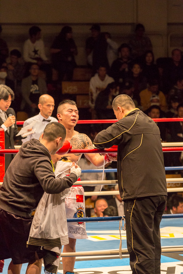 蒋长建迎击ko日本选手 乌兰赢拳判平值得商榷_拳击_新浪竞技风暴_新浪