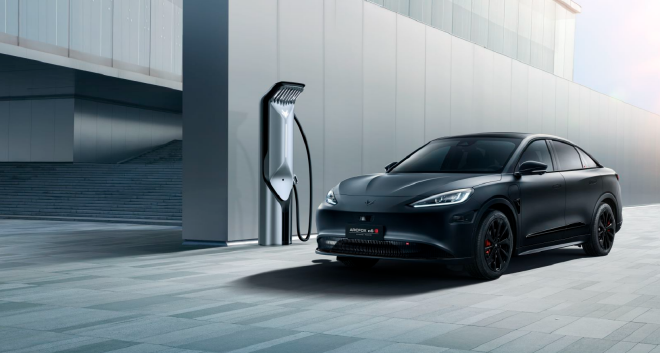 2024北京车展：极狐阿尔法S先行版PRO上市