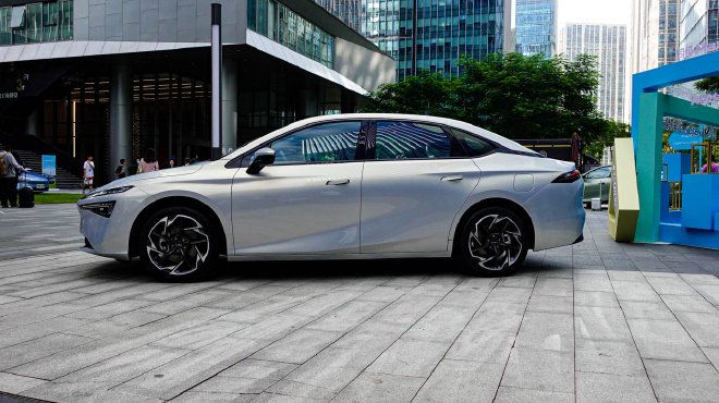 售价14.99万元起 埃安AION S MAX上市