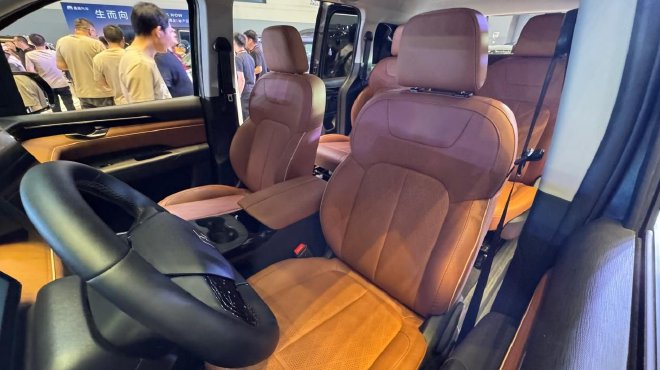 鑫源汽车向上V6正式上市 6.98万元起商用家用双兼顾