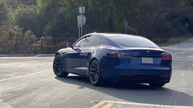 特斯拉Model S Plaid高性能版谍照再曝光 2秒内即破百