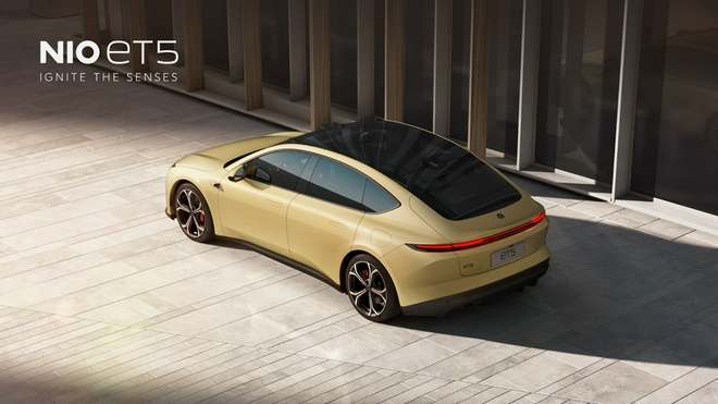 车圈热搜：蔚来ET5抢占高端市场