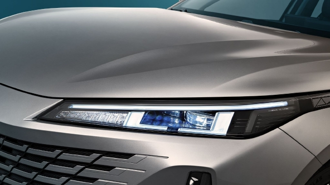 长安Lamore定名“逸达” 定位中型轿车