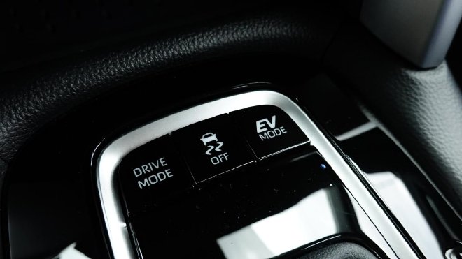 好开又安全 试驾广丰锋兰达智能电混双擎