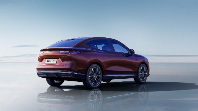 易建联回归家庭首选座驾 昊铂HT即将上市