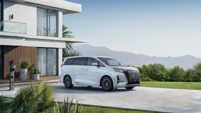 腾势品牌新加坡发布 腾势D9同步上市售价超160万