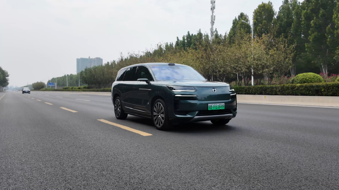 科技豪华驾驶乐趣 “大块头”腾势N9试驾