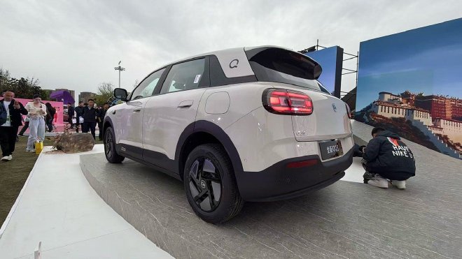 奇瑞全新QQ3上市 限时一口价5.89-7.89万元