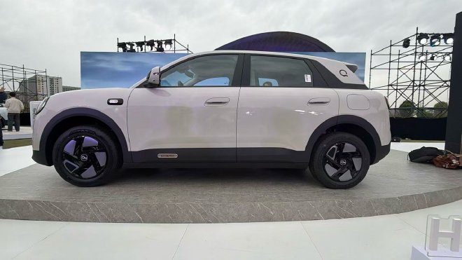 奇瑞全新QQ3上市 限时一口价5.89-7.89万元