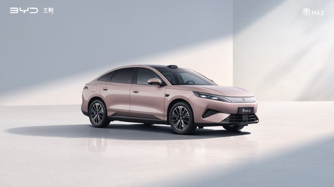 比亚迪秦MAX内外饰曝光 定位为中型轿车