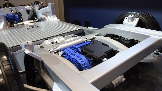 增程+纯电双版本 聊聊岚图首款量产SUV硬核技术