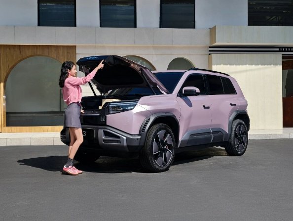 方程豹钛3新配色车型亮相 满足更多用车需求