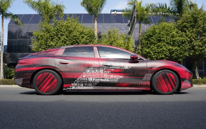 方程豹首款轿车谍照曝光 新车命名成悬念