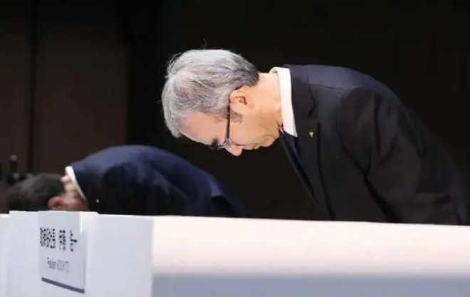 车圈热搜 智驾比人驾更安全引热议 小米汽车保单价疑似曝光