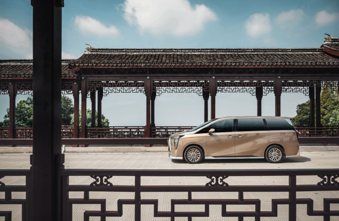 豪华也能玩时尚 广汽传祺新一代M8首发