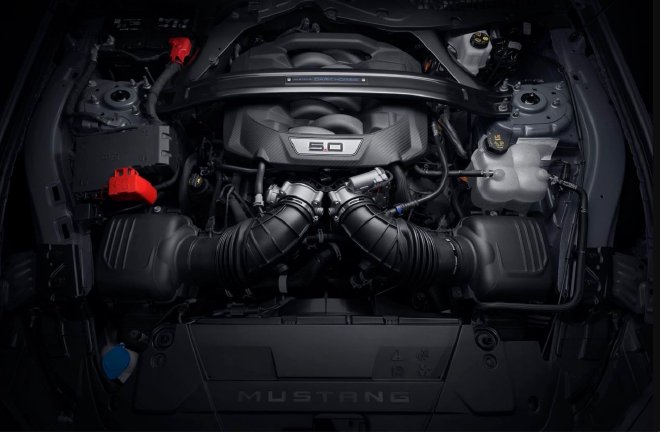 纯粹5.0L V8 场地试驾全新Mustang Dark Horse