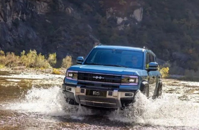 车圈热搜 智驾比人驾更安全引热议 小米汽车保单价疑似曝光