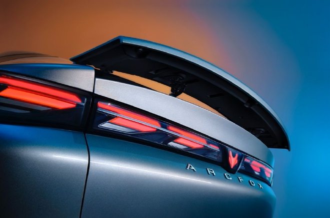 新增560MAX版 极狐阿尔法S5 15.18万起售