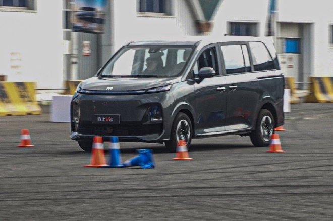 场地体验鑫源向上V6 把实用和体面做在一起了