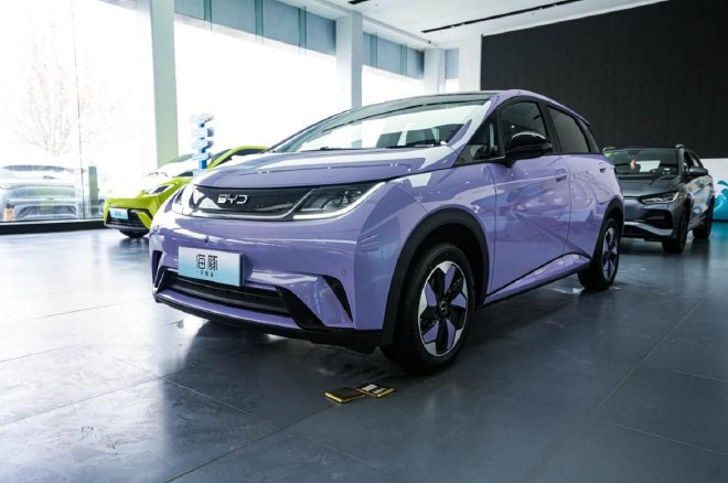 实拍比亚迪海豚荣耀版 细节提升且实用