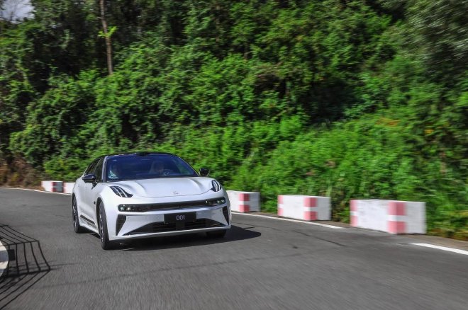 试驾焕新极氪001：不止猎装优雅/还有全面进化