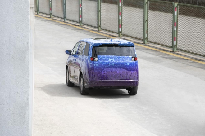 冲击高端豪华市场 腾势首款豪华MPV曝光