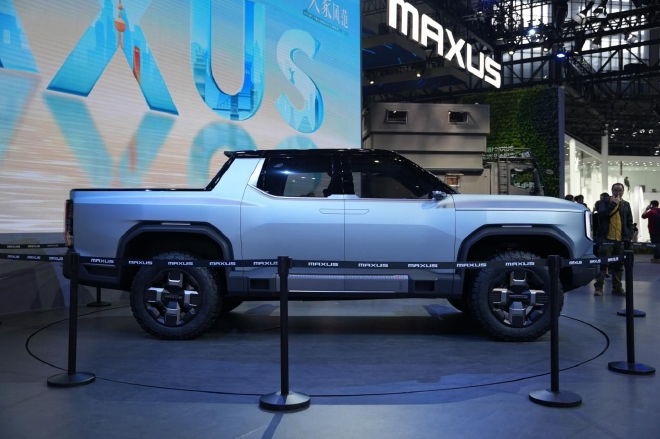 2023 上海车展：上汽大通 GST 概念皮卡亮相