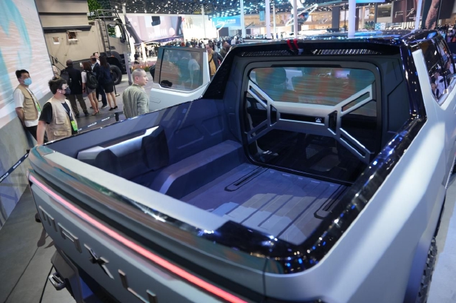 2023 上海车展：上汽大通 GST 概念皮卡亮相