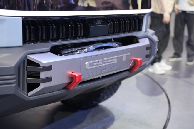 2023 上海车展：上汽大通 GST 概念皮卡亮相