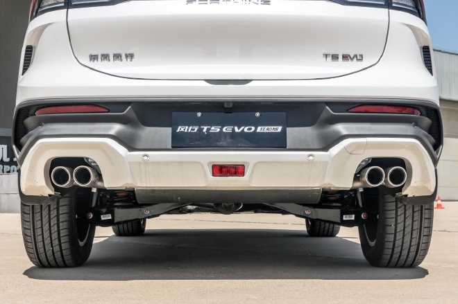 有里也有面 东风风行T5 EVO狂飚版场地试驾