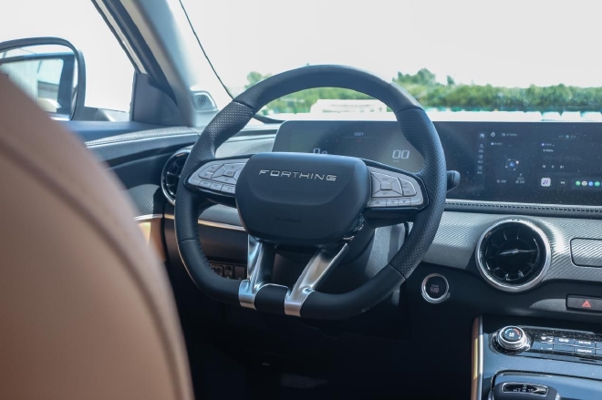 有里也有面 东风风行T5 EVO狂飚版场地试驾