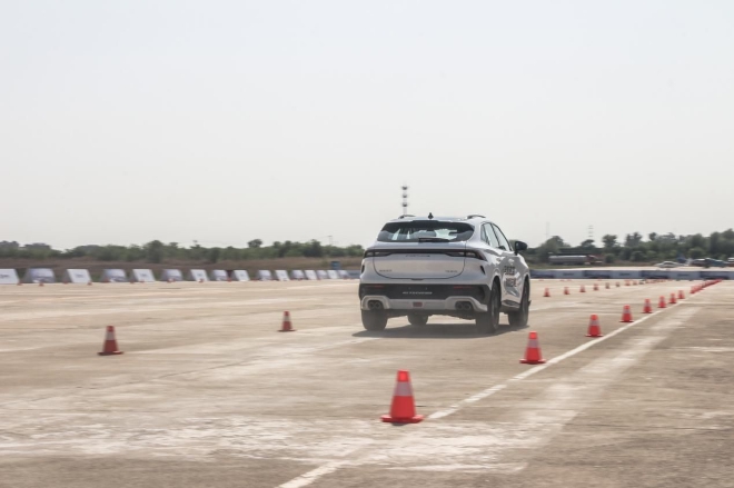 有里也有面 东风风行T5 EVO狂飚版场地试驾