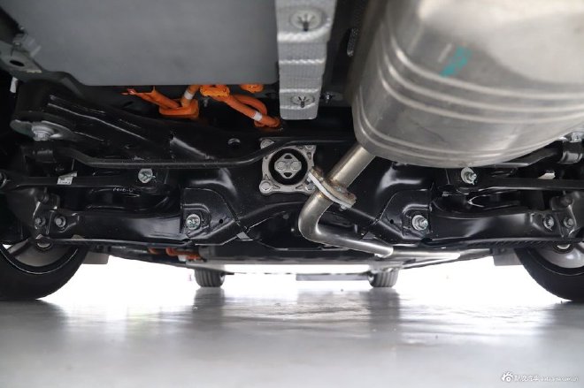 2024款哪吒S正式上市 售价15.98-26.98万元